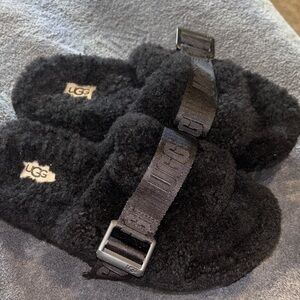 Ugg Women's Fluffita Platform Shearling Fur Sandals Sz 6 Black Slip Ons